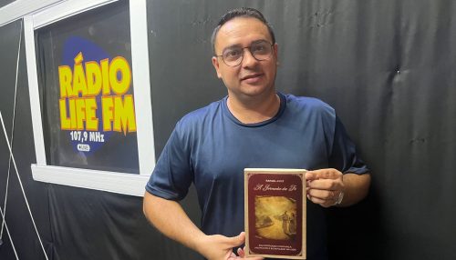Escritor Rafael Assiz lança livro  “ Jornada da Fé ”