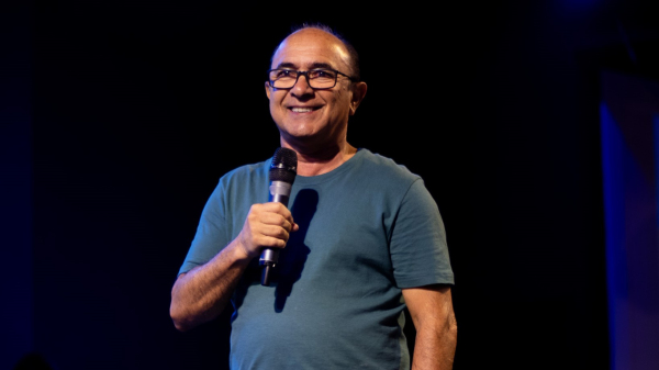 Pastor Toninho Donha, da Igreja Amor e Cuidado, recebe título de Cidadão Adamantinense