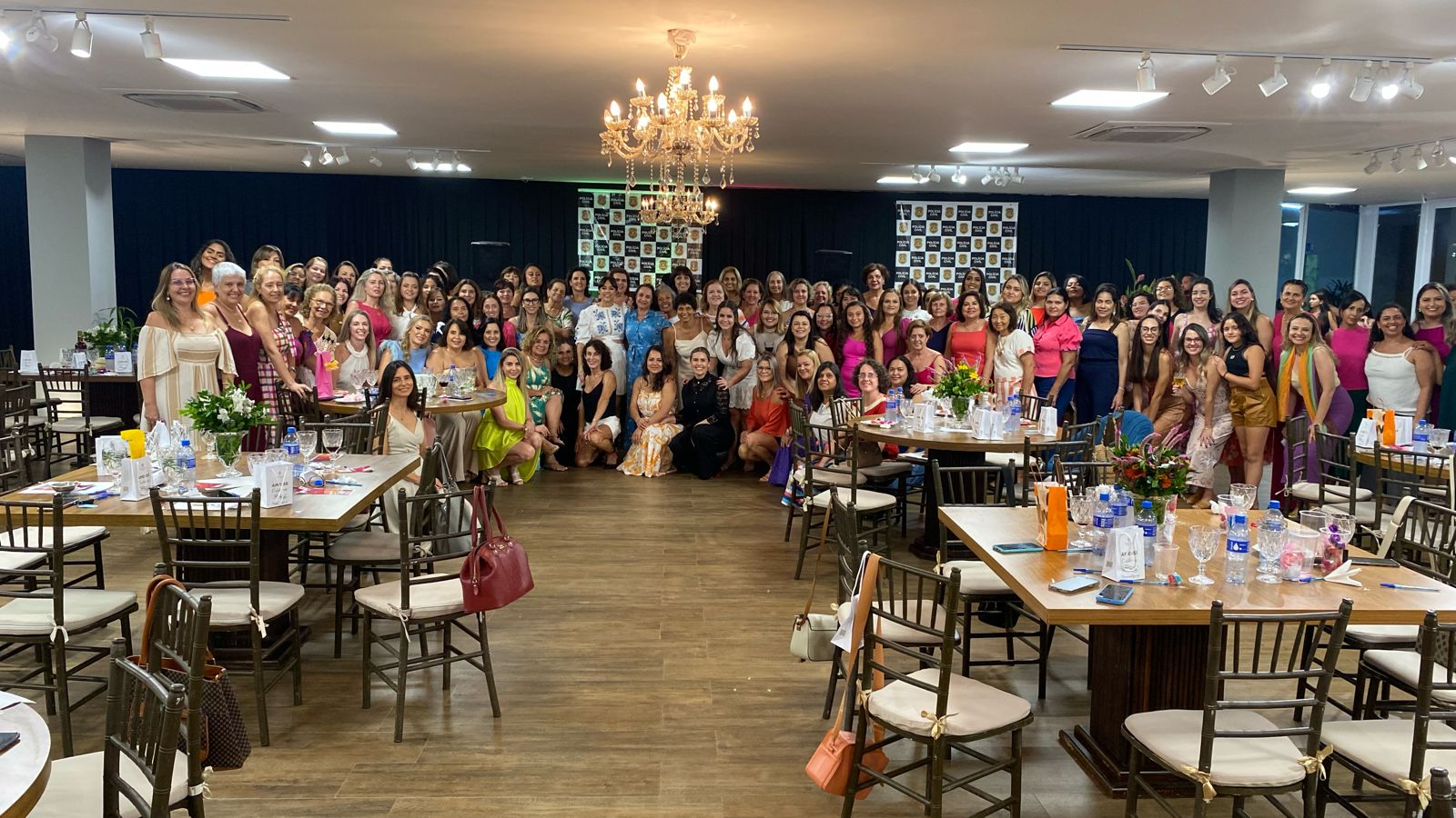 Galeria de fotos Tardezinha com as Policiais Civis.