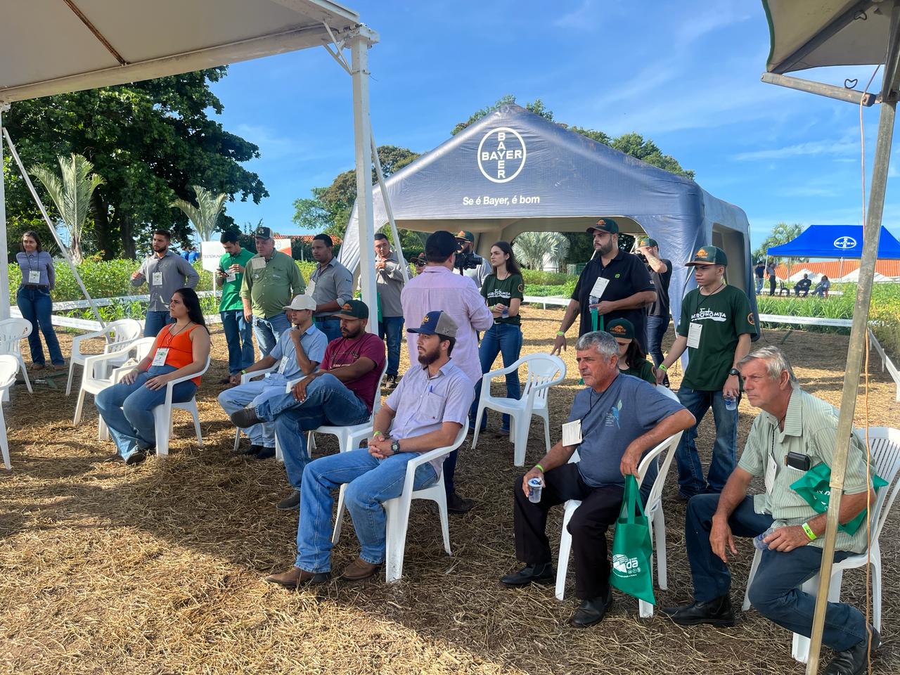 Curso de Agronomia do Centro Universitário marca presença na ExpoCamda 2024