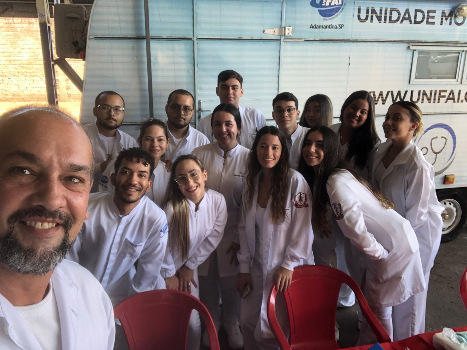 Alunos do Centro Universitário levam atendimento ao Rotary Day, em Pacaembu