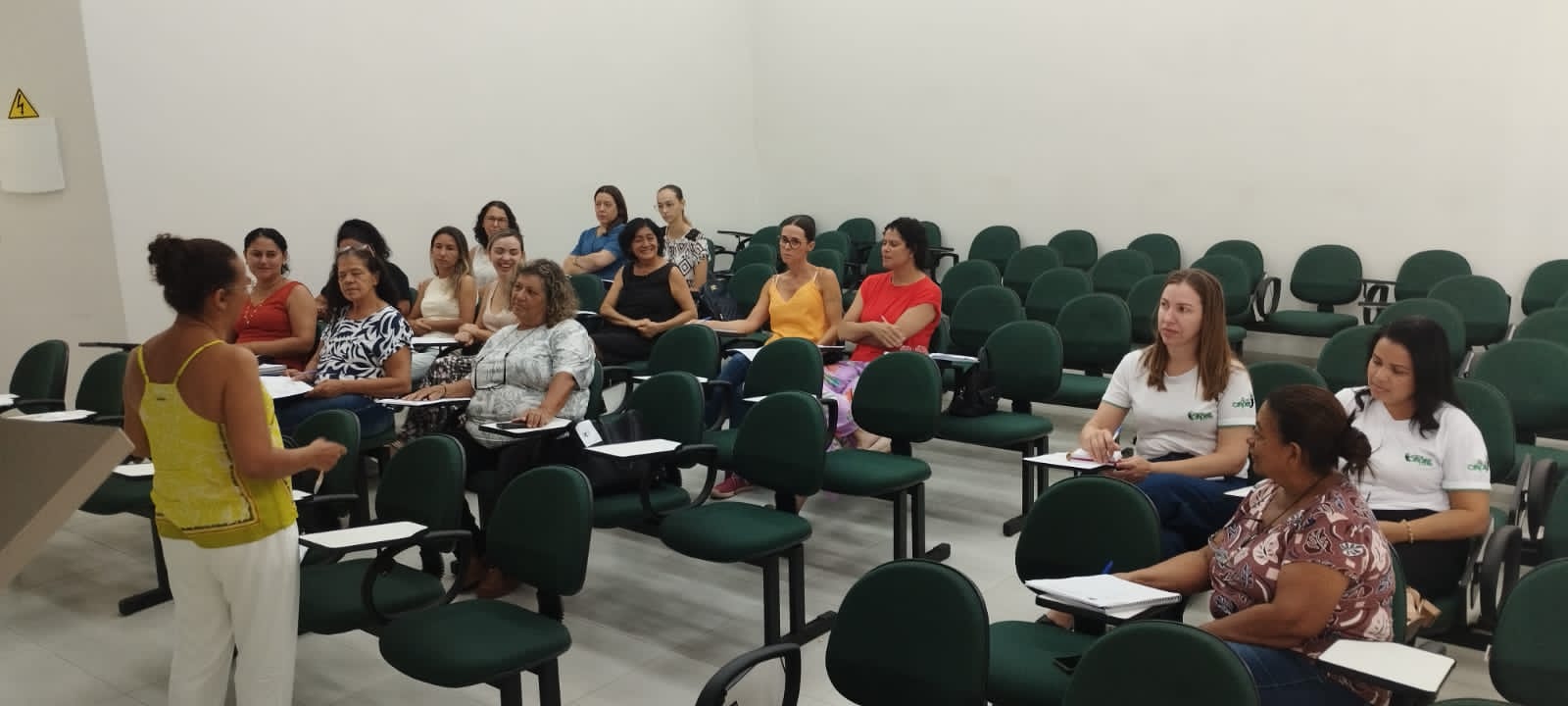 Equipes do CRAS e Serviços de Convivência de Adamantina recebem capacitação