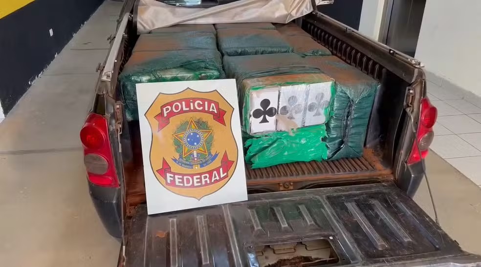 Dois homens são presos por tráfico de droga com mais de 490 kg de cocaína
