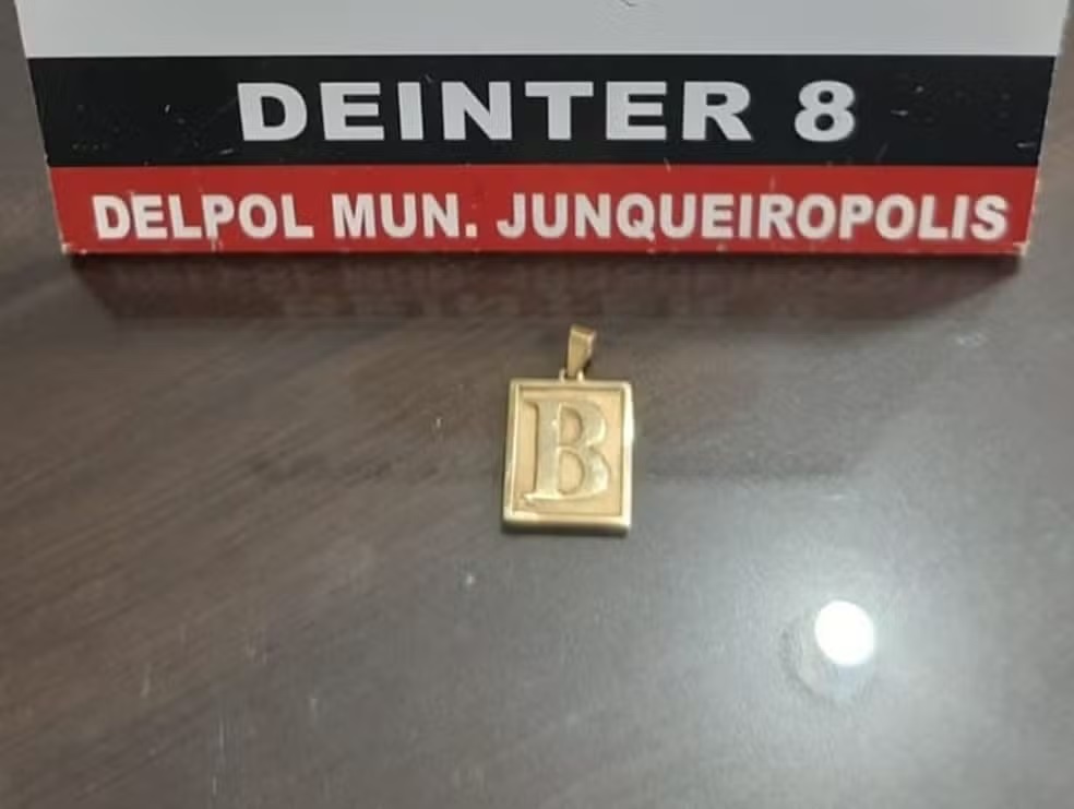 Com suspeita de infidelidade, marido contrata assaltante por R$ 1,2 mil para armar emboscada e roubar celular da própria esposa