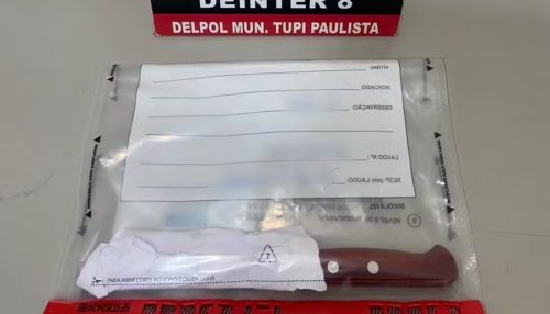 Em confissão à polícia, esposa dá detalhes de como assassinou o próprio marido a facadas durante briga no quarto do casal