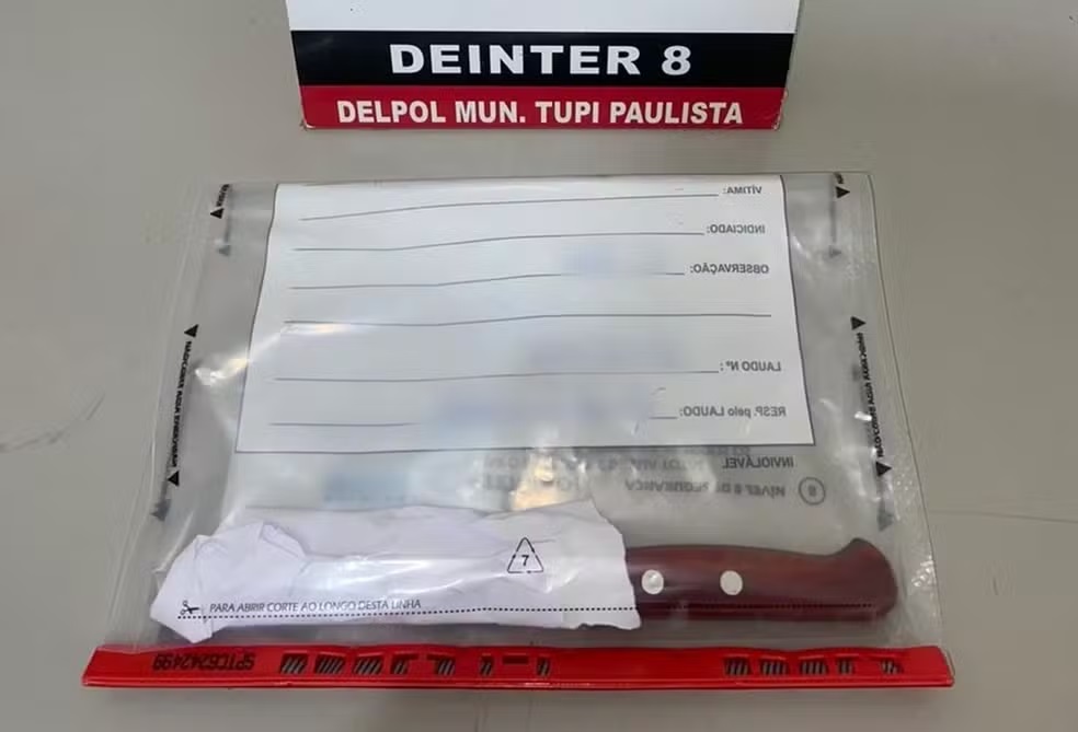 Em confissão à polícia, esposa dá detalhes de como assassinou o próprio marido a facadas durante briga no quarto do casal