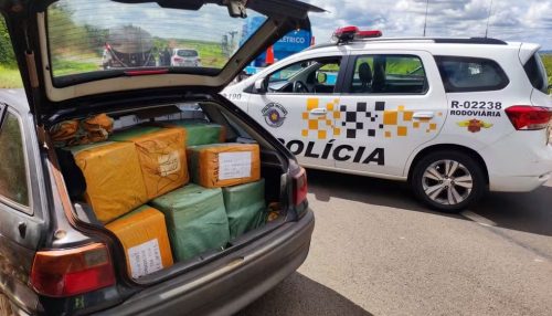 Após envolver-se em acidente de trânsito e capotar, carro é apreendido com 26 mil relógios do Paraguai sem notas fiscais