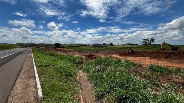 Iniciada construção de ponto de parada e descanso para caminhoneiros na SP-294 em Flórida Paulista