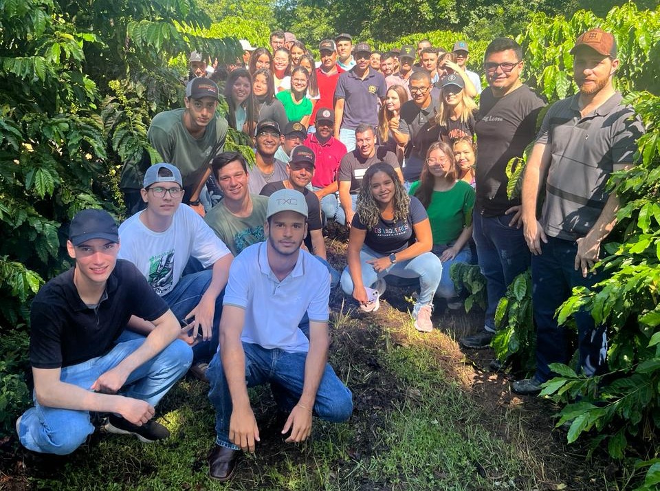 Curso de Agronomia do Centro Universitário realiza visita técnica à Treviolo Café e Cafeicultura Eldorado