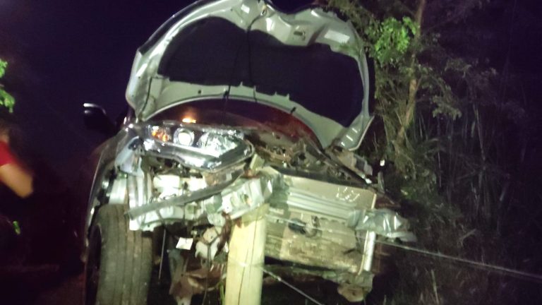 Veículo passa direto em curva perigosa no distrito Esperança do Oeste (Caiabu)