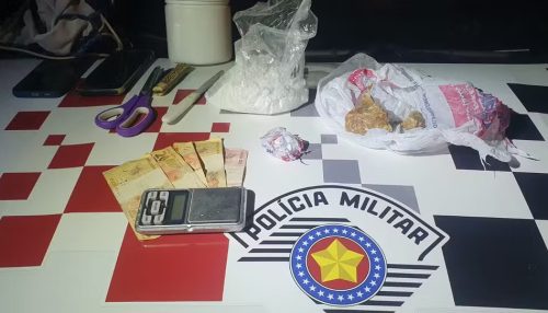 Com fusca na contramão, jovem acaba preso com drogas em Lucélia