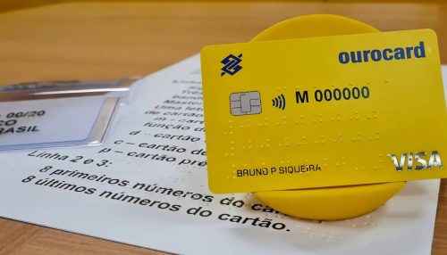 Pessoas com deficiência visual poderão ter cartão bancário em braile