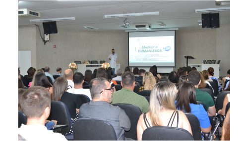 Cerimônia do Jaleco reúne ingressantes de Medicina do Centro Universitário nesta sexta