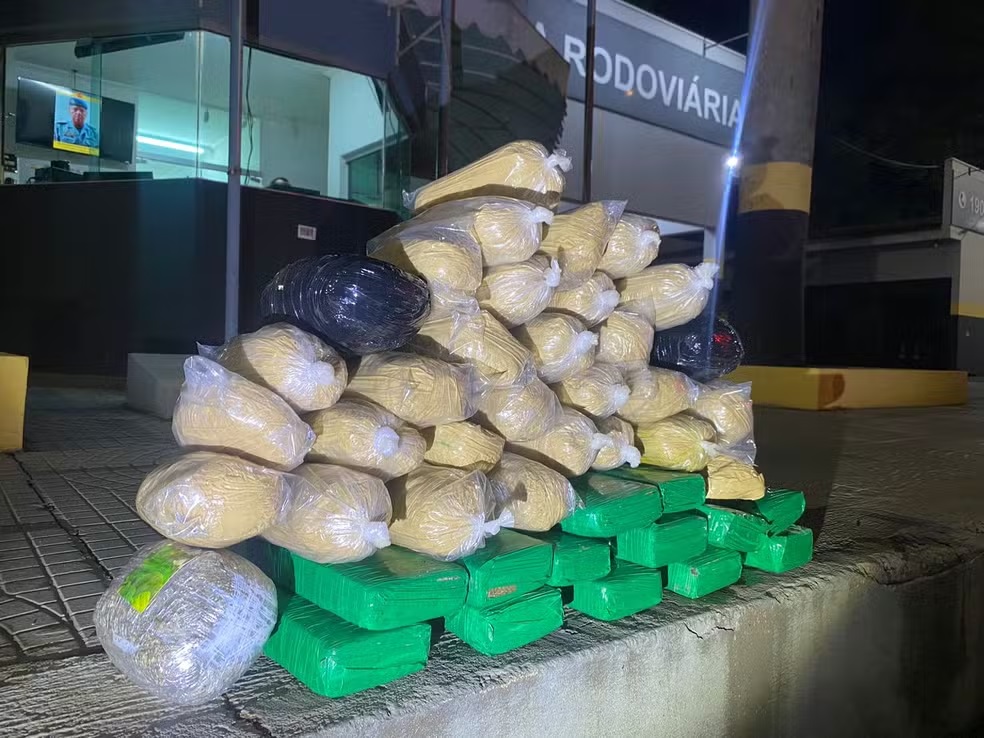 Homem é preso na Rodovia, com porções de skunk escondidas no tanque de combustível