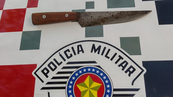 Homem esfaqueia ex-mulher e acaba preso pela PM por tentativa de feminicídio em Flórida Paulista