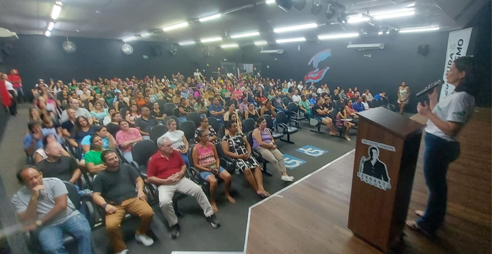 Cerca de 270 pais de aprendizes participam de reunião realizada pela Instituição Capaz