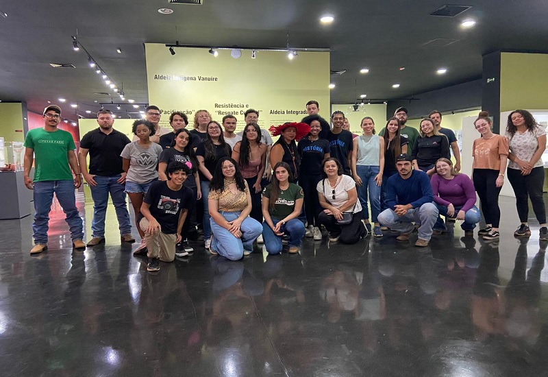 Alunos do Centro Universitário visitam a Aldeia Índia Vanuíre