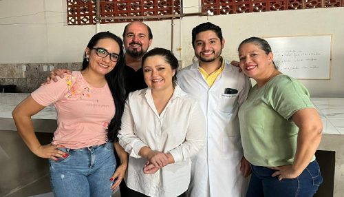 Centro Universitário e O Boticário promovem ação de afeto e autocuidado no Lar dos Idosos