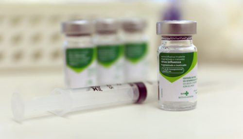Vacinação contra a gripe em Adamantina está disponível a todas as pessoas