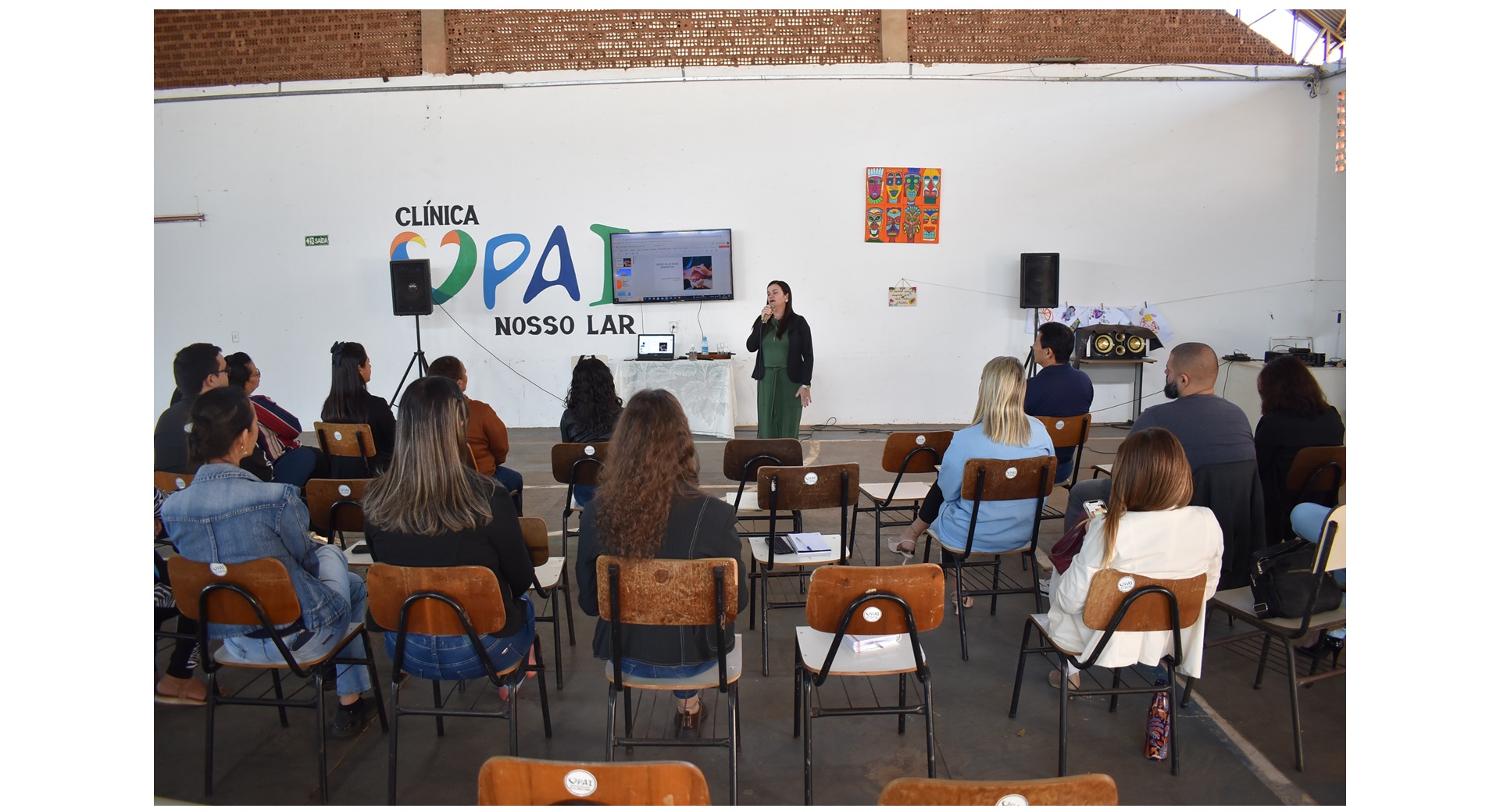 Secretaria de Assistência Social e profissionais que atuarão no Centro Dia participam de capacitação