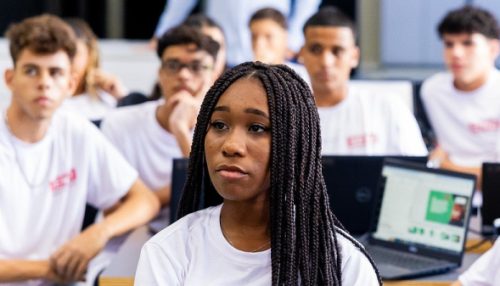 Educação de SP propõe estágio remunerado para alunos do Ensino Médio