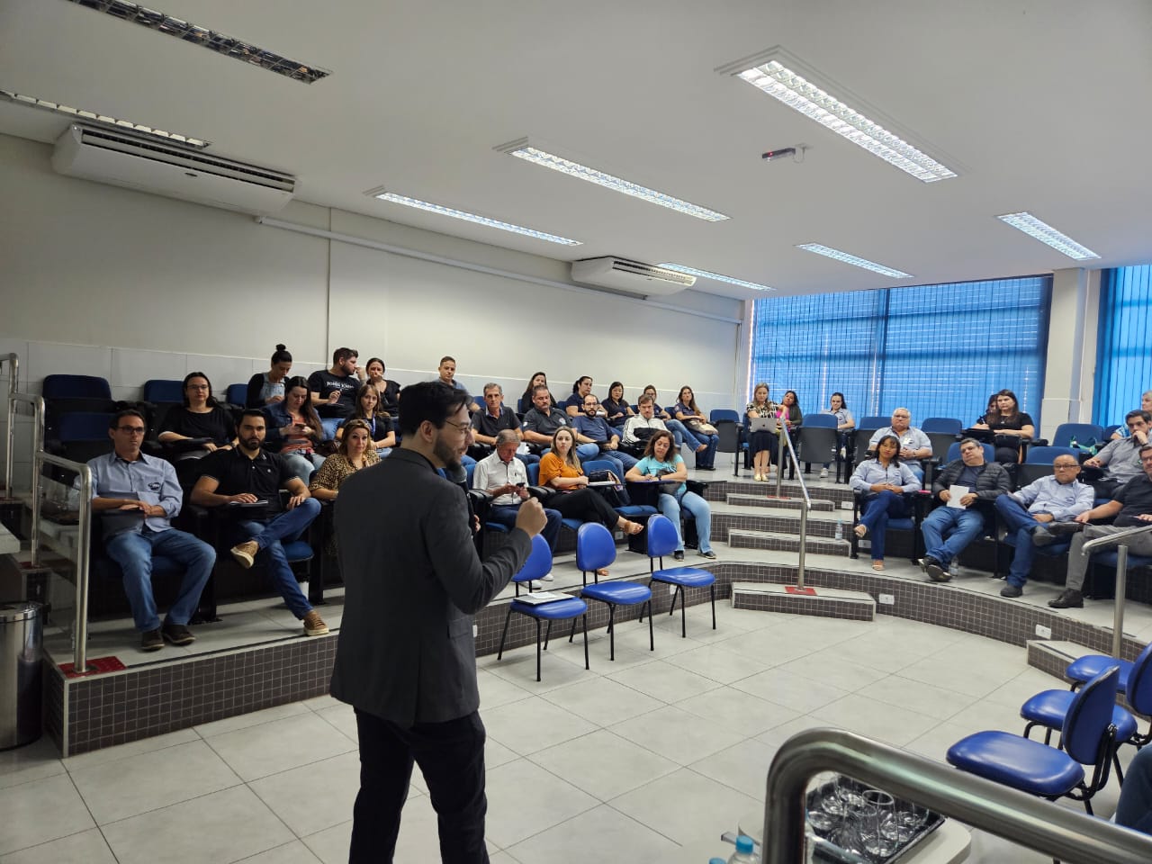 Centro Universitário de Adamantina promove curso sobre planejamento e licitações
