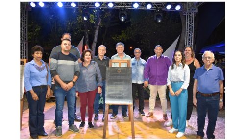 “Espaço Gastronômico” e novo calçamento no Parque dos Pioneiros são inaugurados