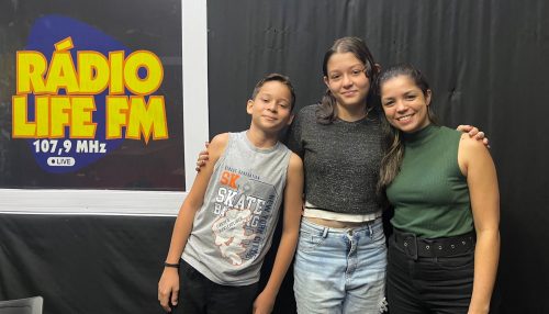 Exposição fotográfica realizada por alunos do Jardim Brasil dos trilhos pra cá.