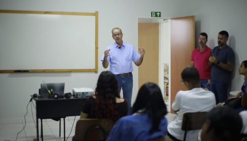 José Tiveron demonstra dedicação na Pré-Campanha Eleitoral em Adamantina.