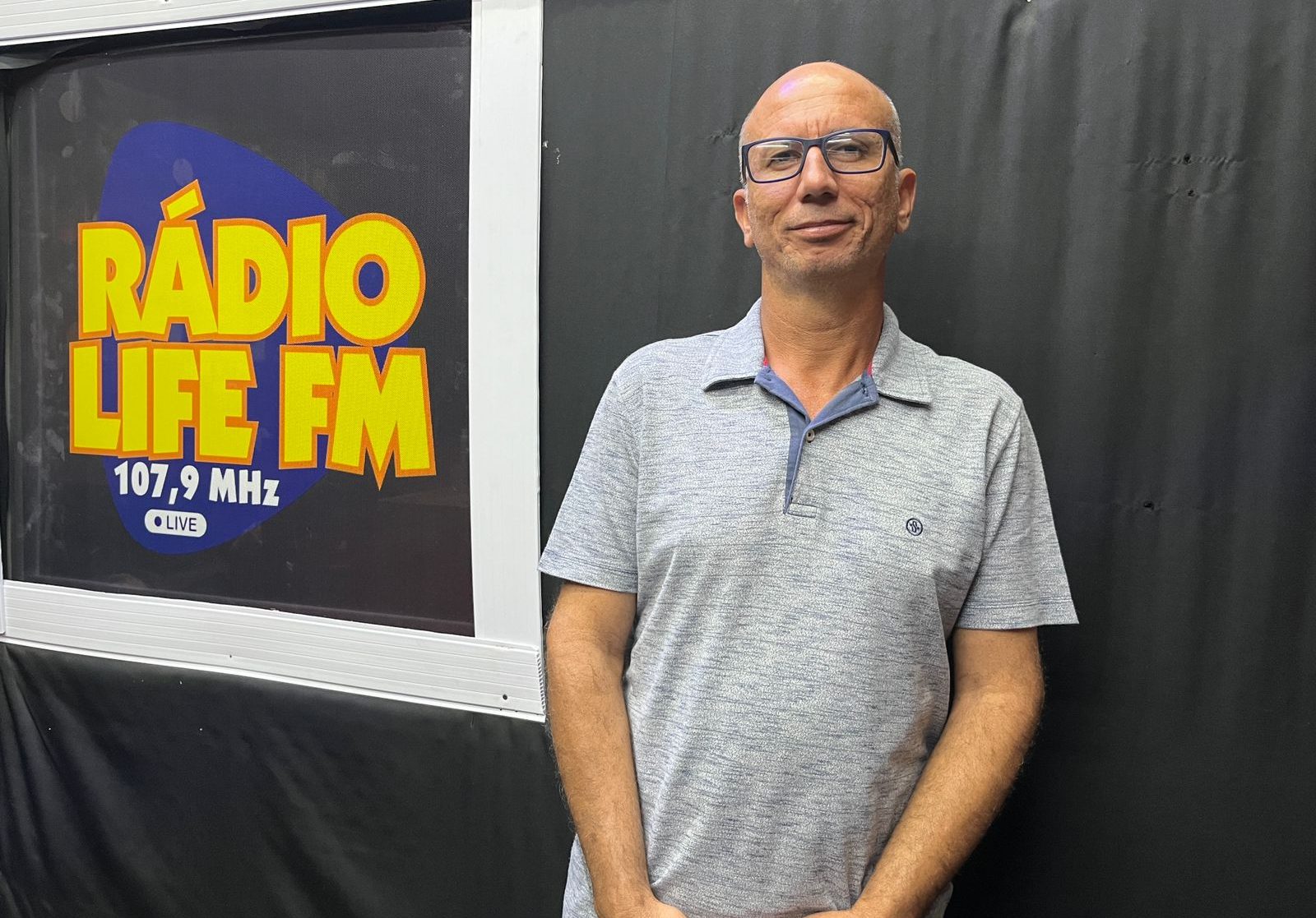 Presidente do Bairro Jardim Bela Vista informa sobre escassez de água que afeta moradores.