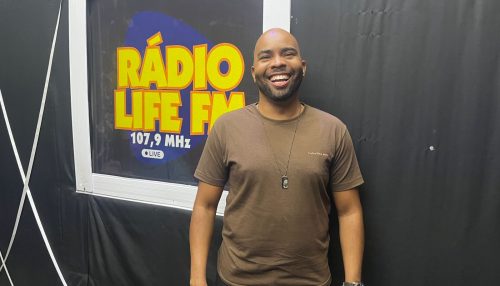 “Ninguém nasce odiando outra pessoa pela cor de sua pele, por sua origem ou religião.” Conheça a história do ativista Nelson Mandela.