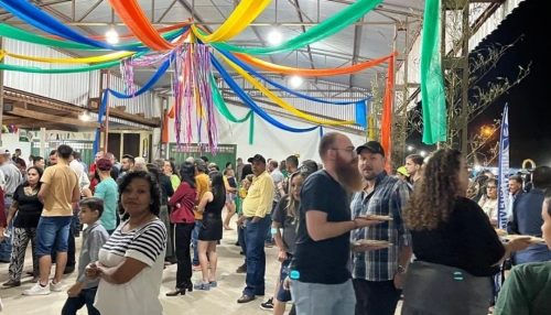 Com show de Kauã Marques, arraiá da Lagoa Seca contagia Adamantina, região