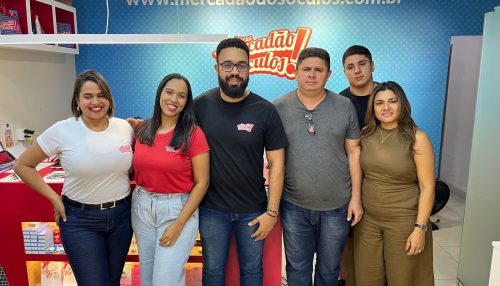 Mercadão dos Óculos comemora um ano em Adamantina.