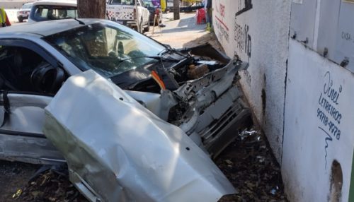 Após mal súbito enquanto dirigia, homem perde controle do veículo e colide em muro, em Adamantina