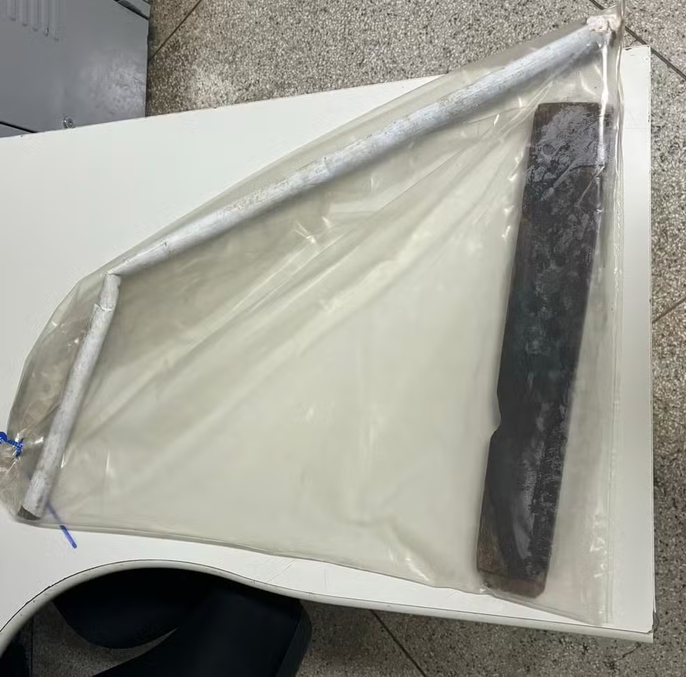 Em defesa da própria mãe, adolescente mata a pauladas padrasto