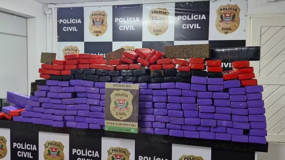 Após fugir de abordagem policial, motorista abandona carro com 200kg de maconha