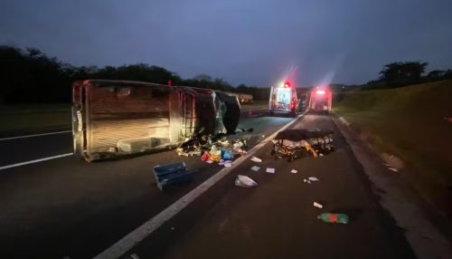 Idoso morre ao perder o controle da direção, capotar caminhonete e invadir a contramão, em Rancharia