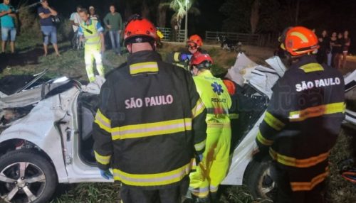 Cinco pessoas ficam feridas em colisão na SP-294, em Tupã