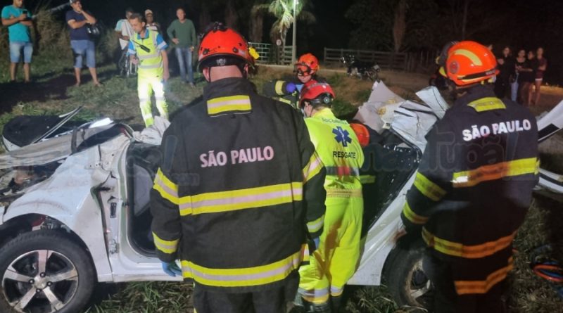 Cinco pessoas ficam feridas em colisão na SP-294, em Tupã