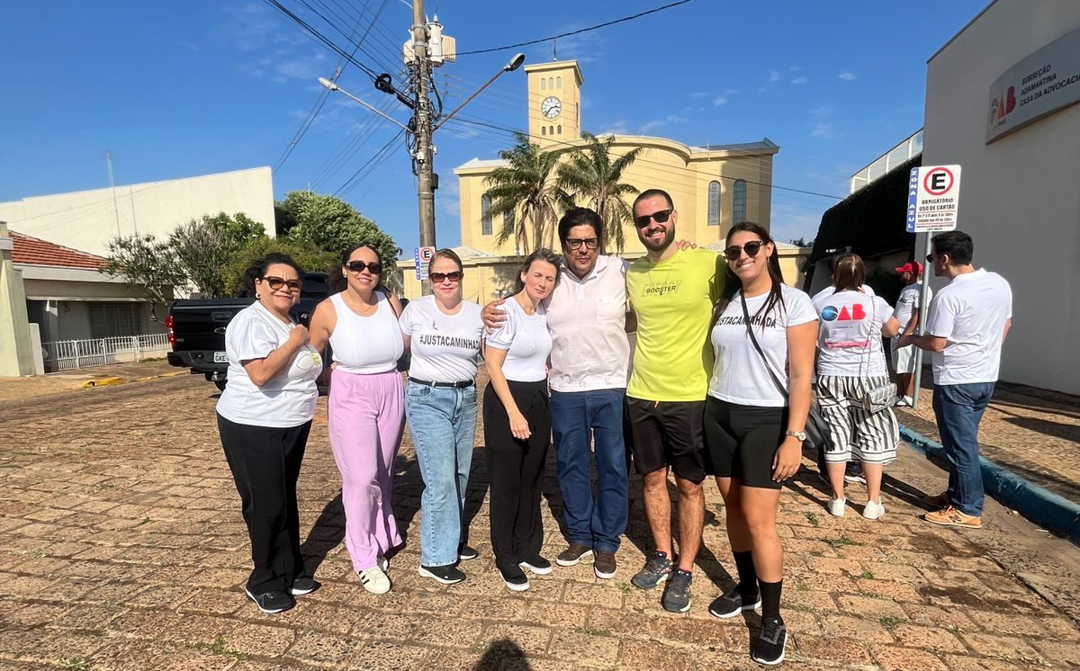 “Justa Caminhada: Adamantina se Une Contra a Violência e Pela Igualdade de Gênero”