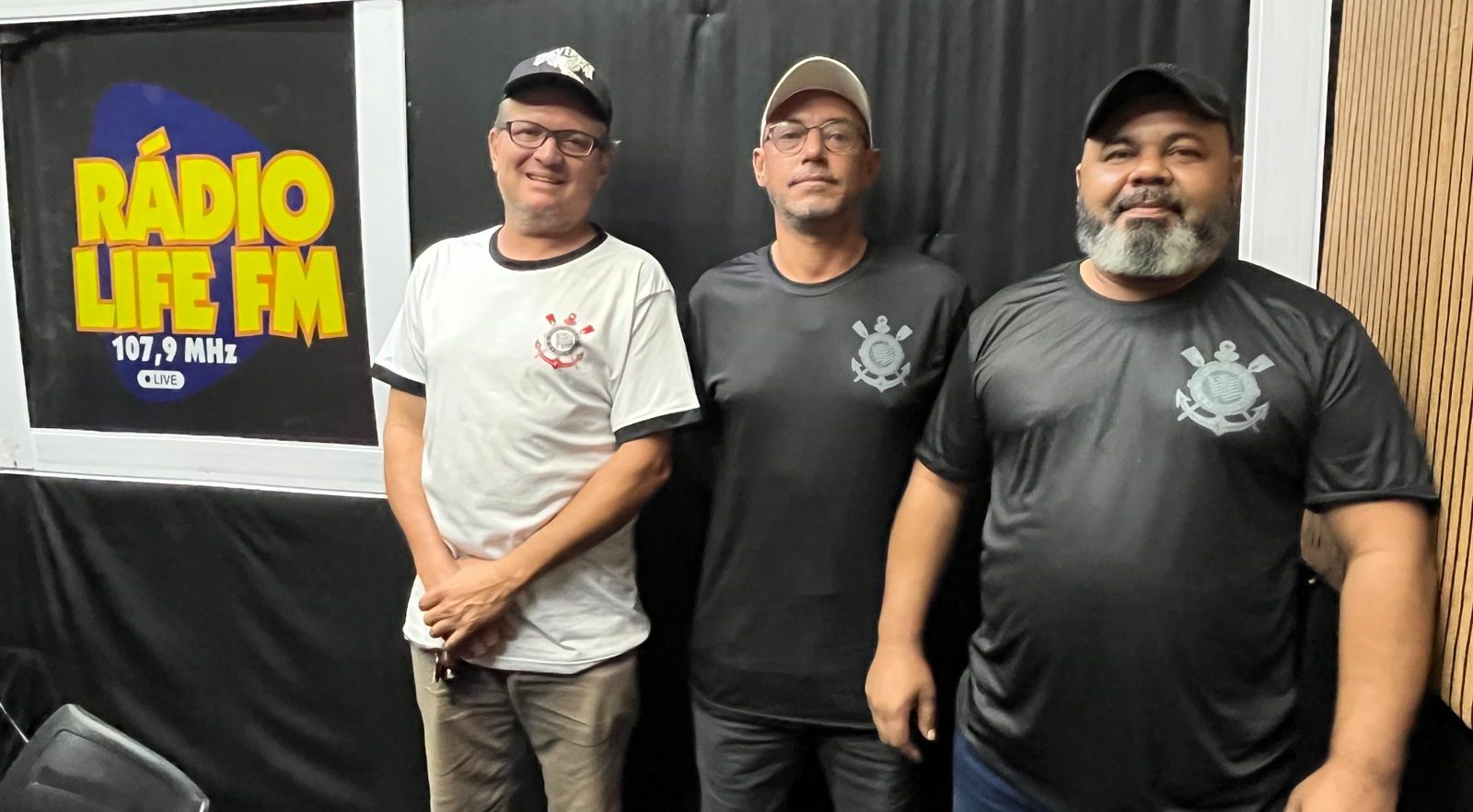 Com o lema “Fazer o bem sem olhar a quem”, membros do Clube Corinthians Adamantina realizam ação social em prol da Casa de Apoio de Jaú