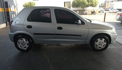 Chevrolet Celta 2010 Prata: Ótimo Estado, Preço Abaixo da Tabela FIPE!