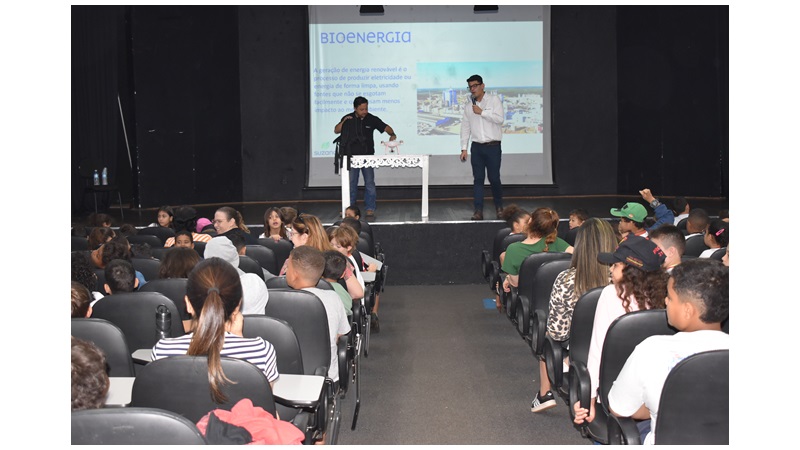 Alunos da EMEF Prof Teruyo Kikuta participam de palestra sobre “Tecnologia no Agronegócio”
