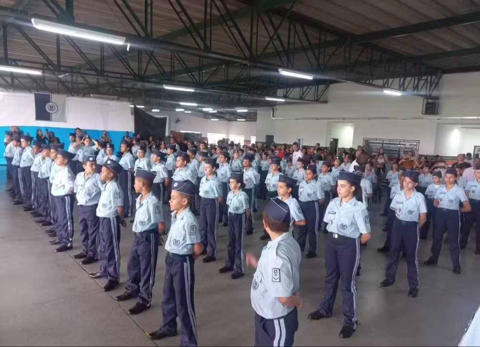 TJ-SP suspende lei estadual que cria escolas cívico-militares