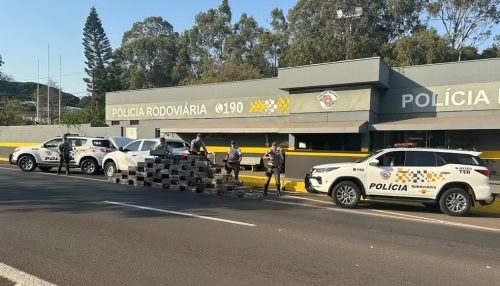 Operação conjunta apreende caminhonete carregada com carga de quase 1 tonelada de maconha