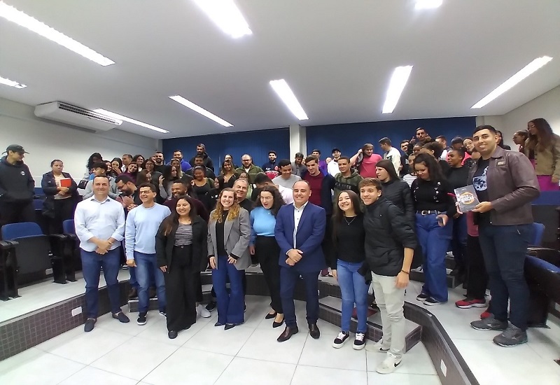 FAI inova na formação de líderes globais: palestras transformadoras e currículo reformulado preparam alunos para os desafios do mercado