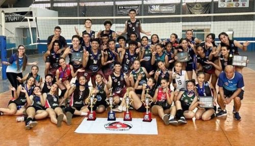 Equipes de Voleibol de Adamantina, conquistaram o titulo da Liga de Barros de Inúbia Paulista