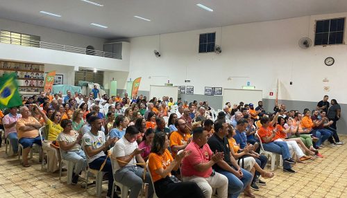 Em um evento lotado de apoiadores, Tiveron declarou indignado: 