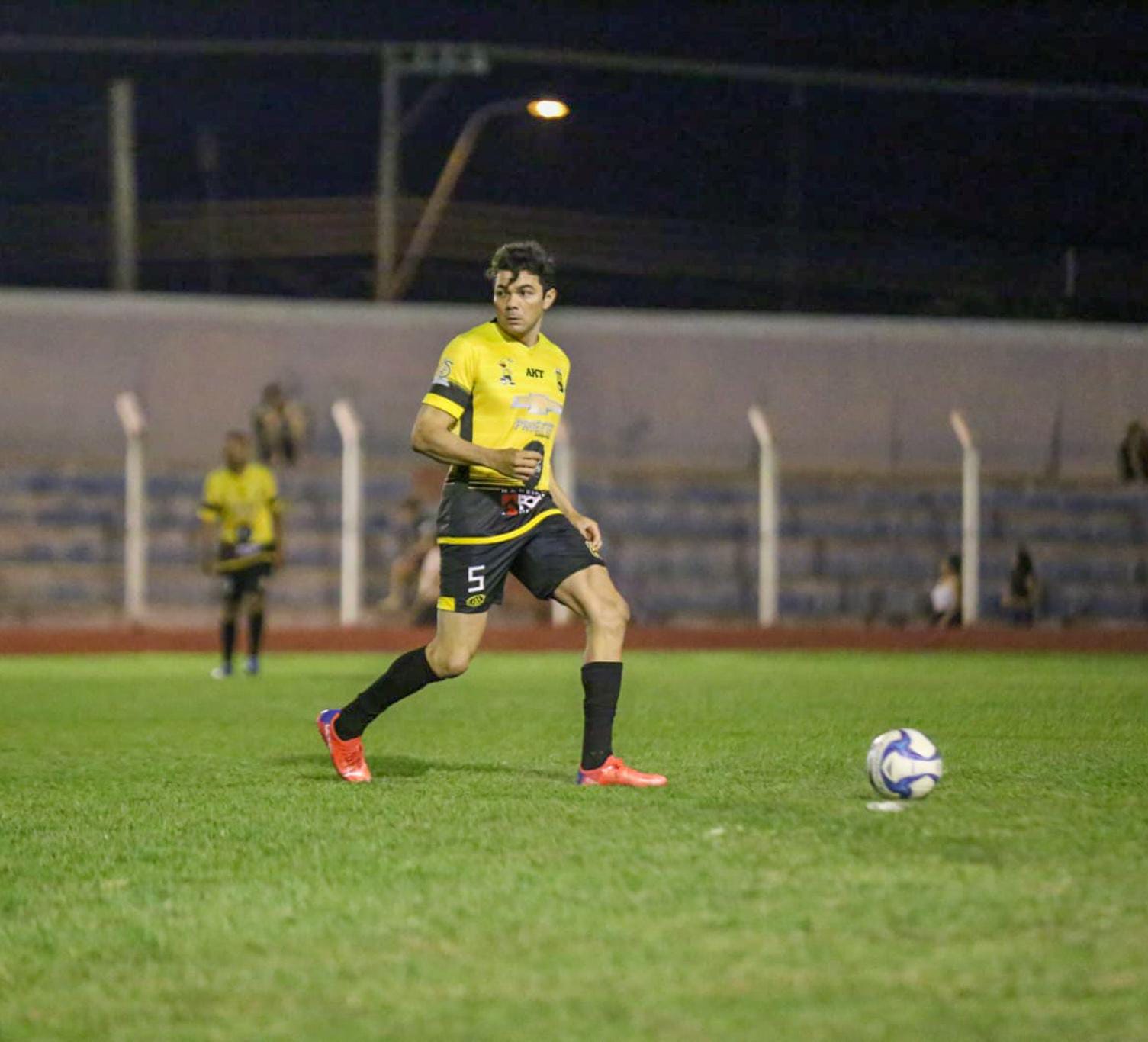 Luceliense Fabrício Bino garante Betão F.C. na final do amador de Adamantina