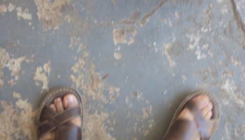 Estamos todos/as no mesmo lugar neste tempo do tempo sem o tempo com o tempo em busca do outro tempo...